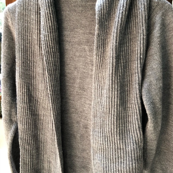 Sweater W/ Built-In Scarf (Size M) - Picture 3 of 5